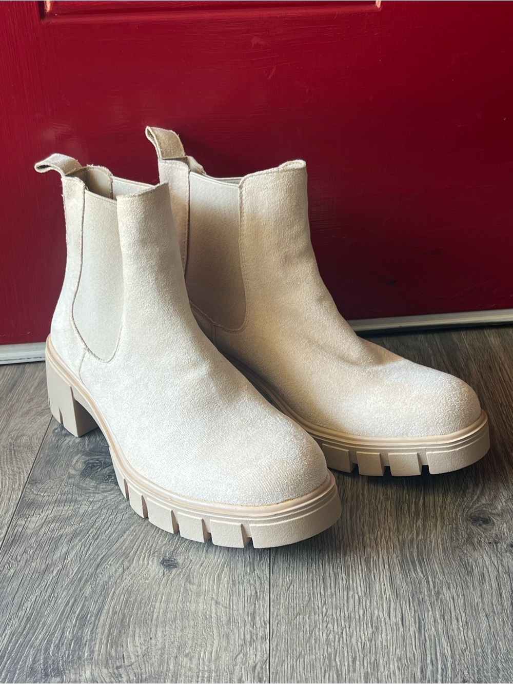Women’s Cream Suede Chelsea Lug Boots - Chunky Sole